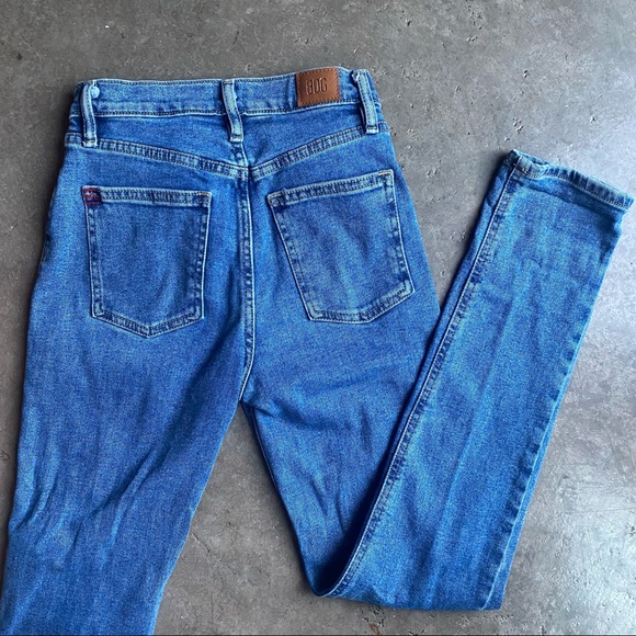 BDG Girlfriend High Rise Jeans - Picture 3 of 3